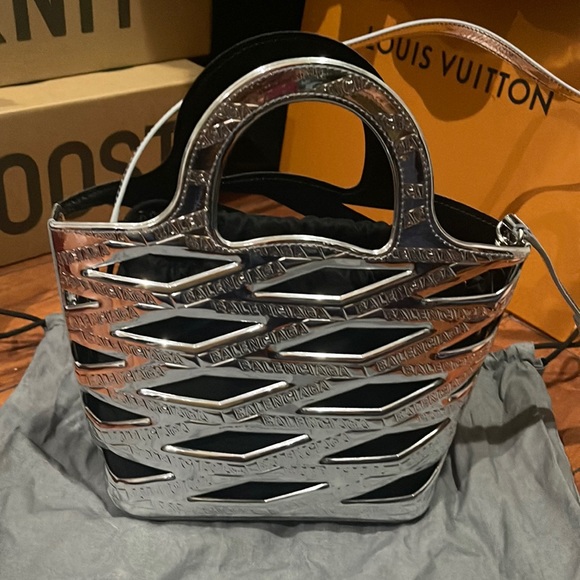 Balenciaga Handbags - Brand new Balenciaga silver basket style bag